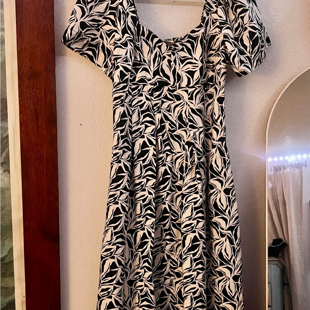 Black and White Leaf Print Dress